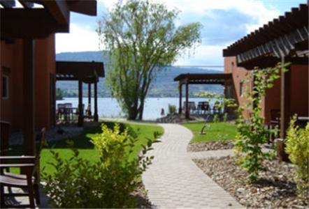 Village On The Lake Osoyoos Buitenkant foto